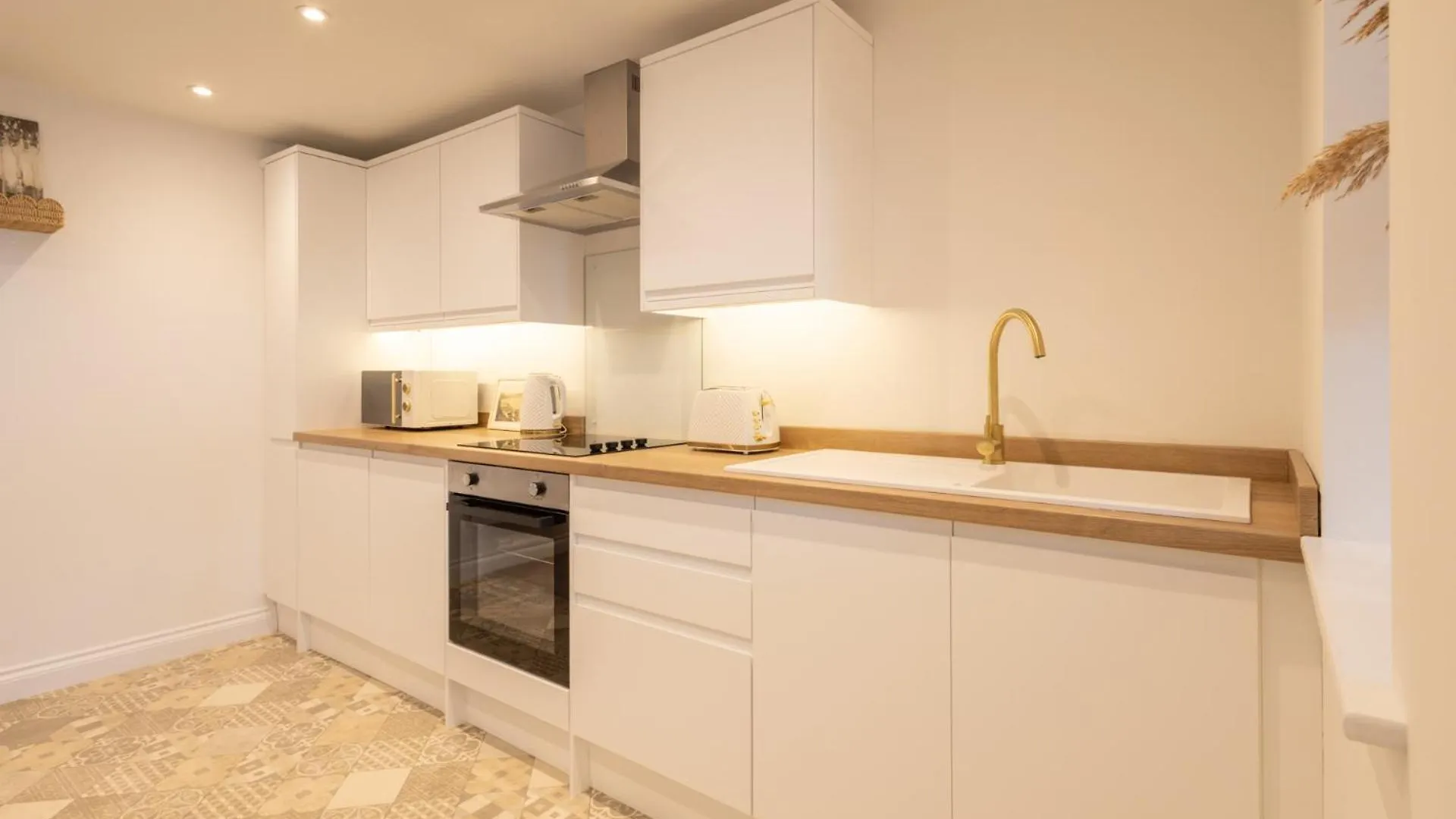 Apartment 1, King'S Court Scarborough